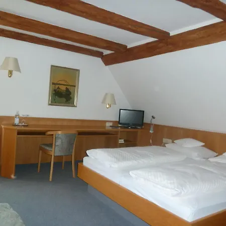 מלון Brauereigasthof Adler Oberstadion