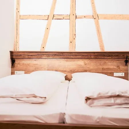 מלון Brauereigasthof Adler Oberstadion